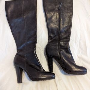 Gorgeous Pair of Calvin Klein Tevin boots - Dark Brown, Women's Size 9